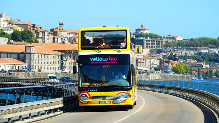 Yellow bus Porto