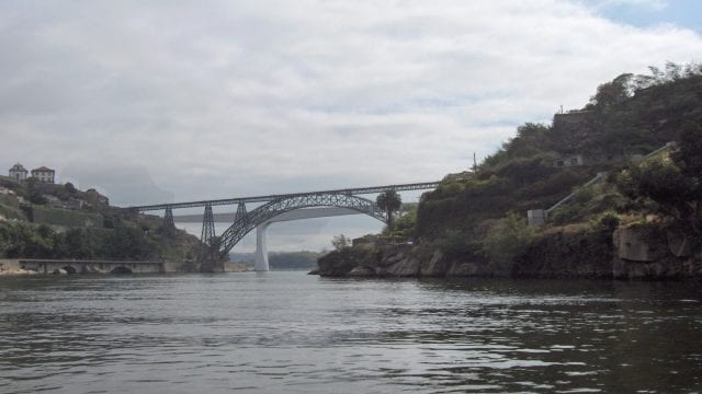 https://beportugal.com/wp-content/uploads/2019/06/Porto._D._Maria_Pia_bridge03-640x360.jpg