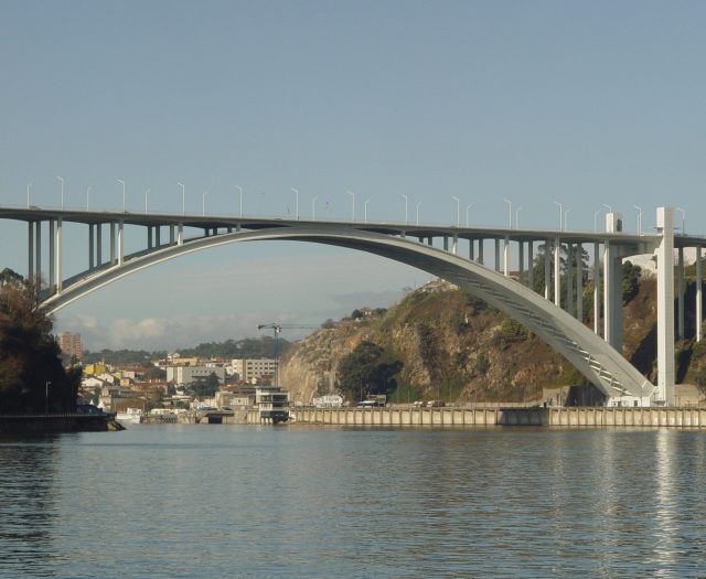 Arrabida-bridge-things-to-do-in-porto
